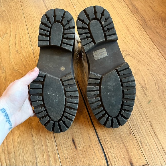 ☘️ 3/30- Sole Society Eavan Lug and Sole Boots in Grey Suede - Picture 9 of 9